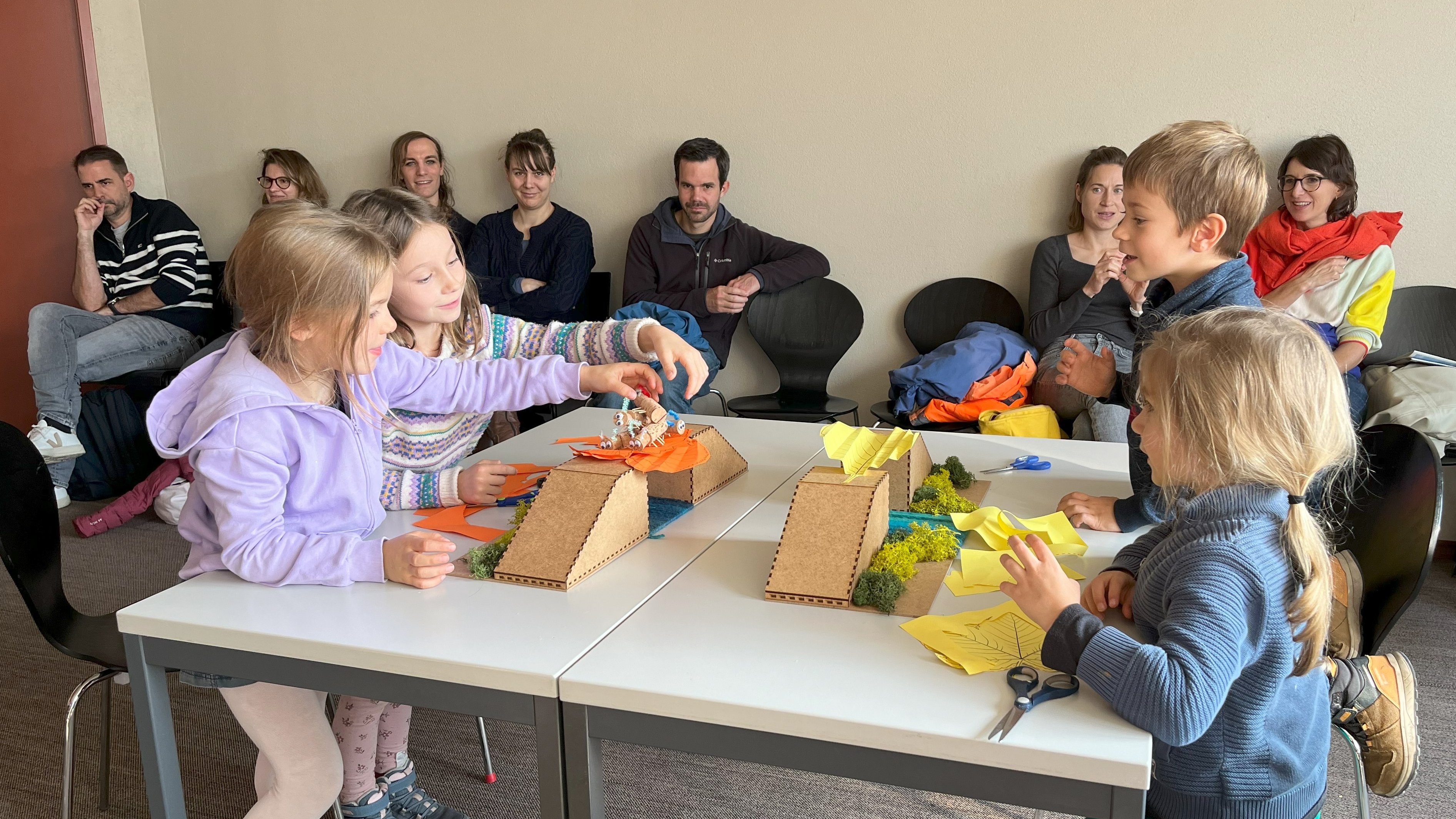 Atelier scientifique de SimplyScience Des enfants lors de l'atelier scientifique de SimplyScience