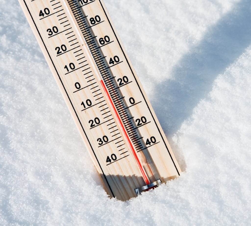 Thermometer im Schnee