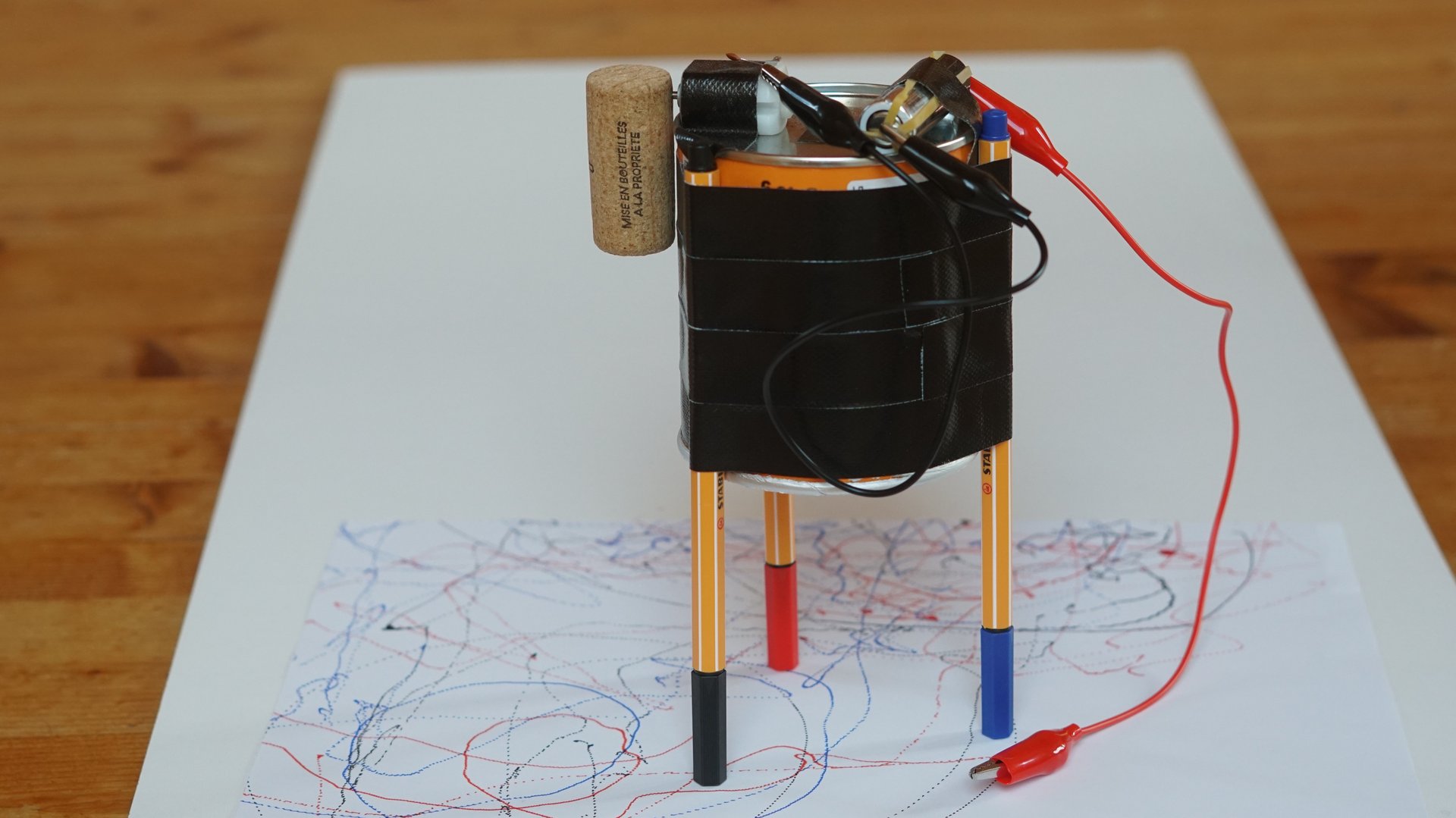 Scribble Bot auf Papier