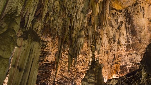 Eine Höhle