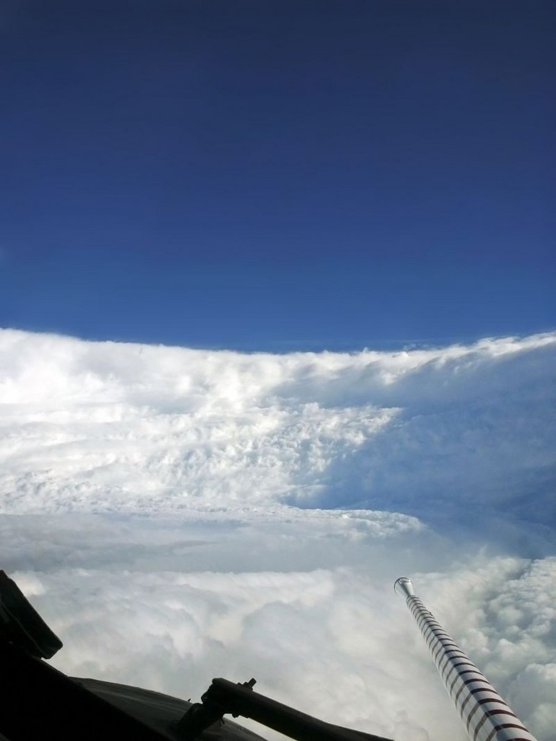 Das Auge von Hurrikan Katrina, vom Flugzeug aus gesehen