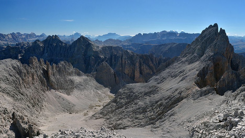 Berge der Geislergruppe und der Puezgruppe in den Südtiroler Dolomiten