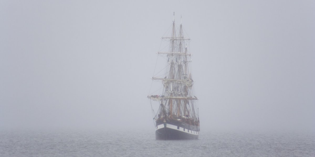 Schiff im Nebel