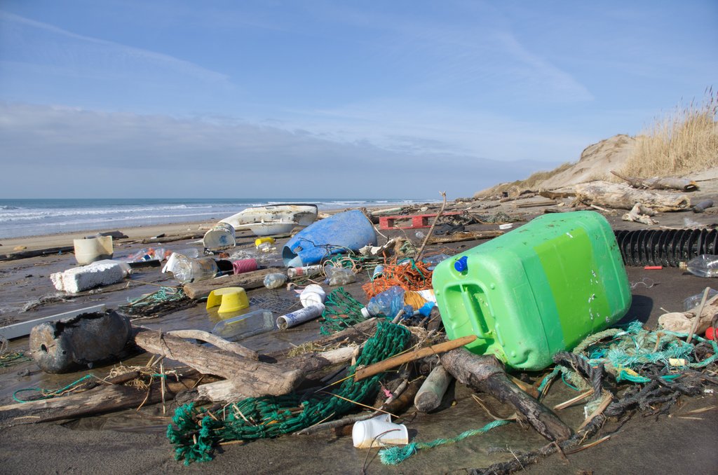 Plastikmüll am Strand