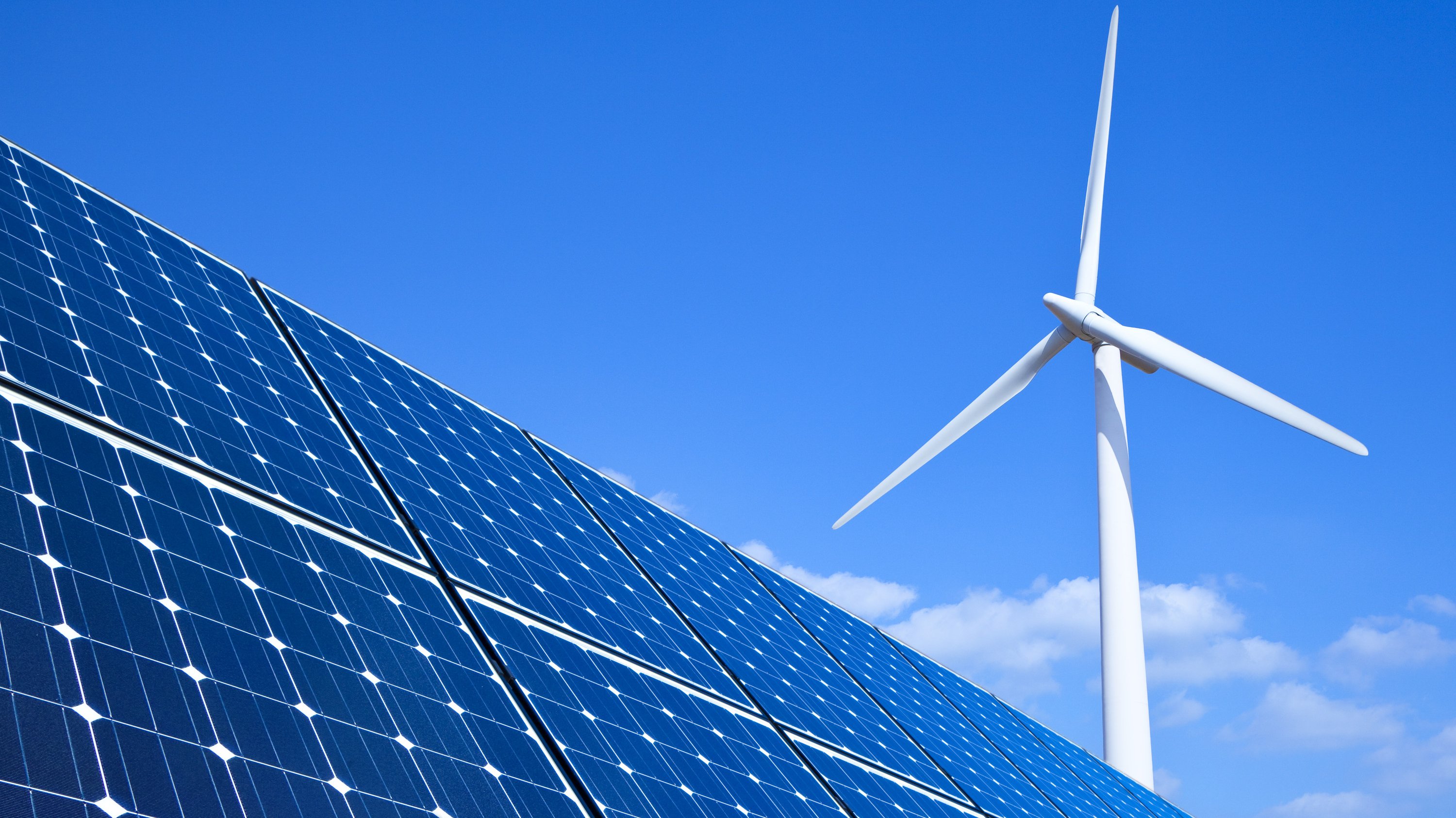 Solarpanels und Windturbine Solarpanels und Windturbine