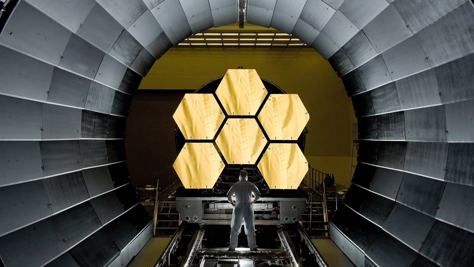 Miroir primaire du télescope spatial James Webb 