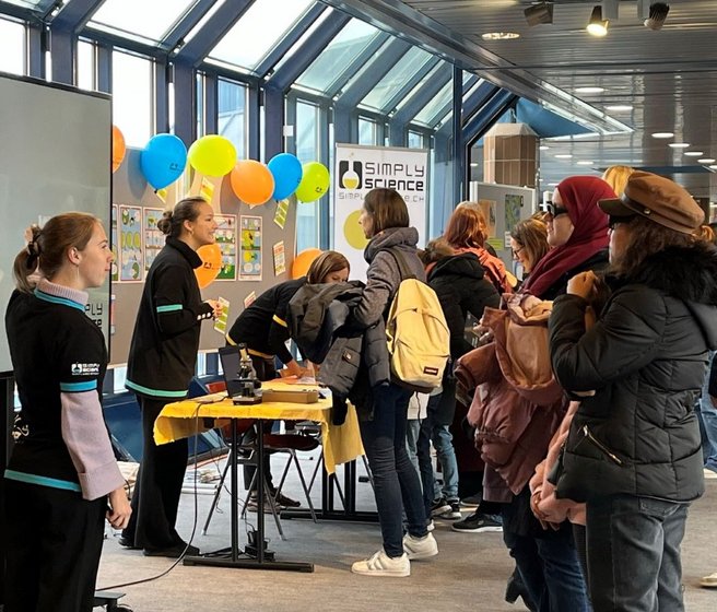 Le stand de SimplyScience en 2022 à l'EPFL