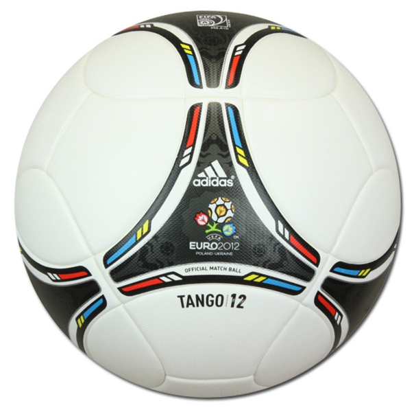 Tango 12 - der offizielle Spielball an der Fussball-Europameisterschaft 2012.