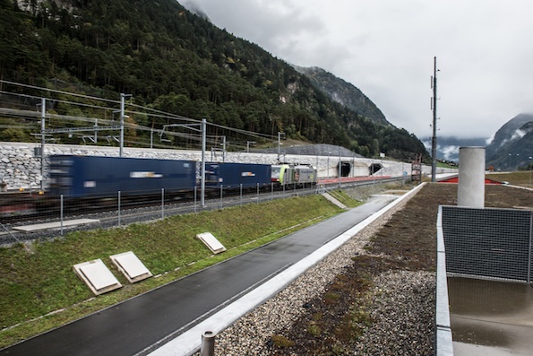 Mise en service du tunnel de base du Gothard