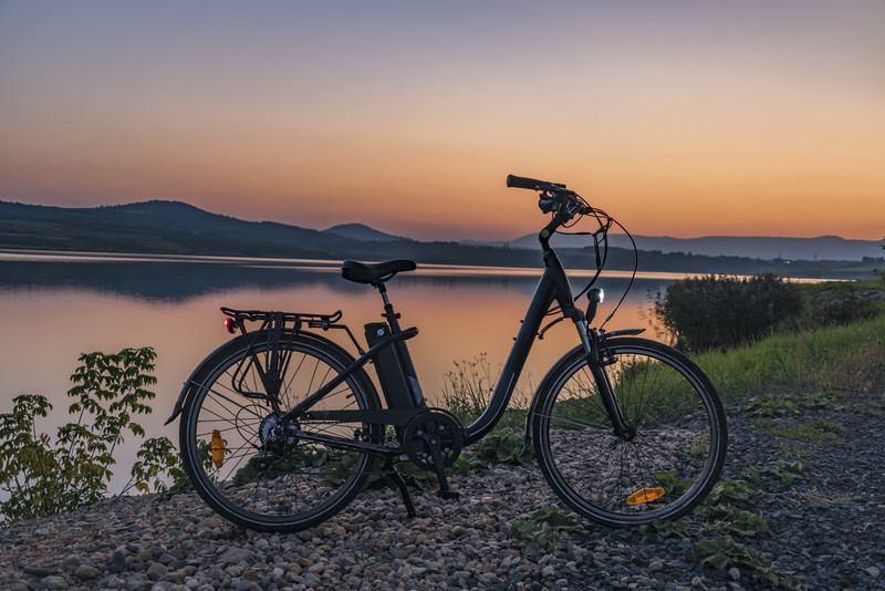 Le moteur de ce vélo électrique n'aide le cycliste que lorsqu'il pédale
