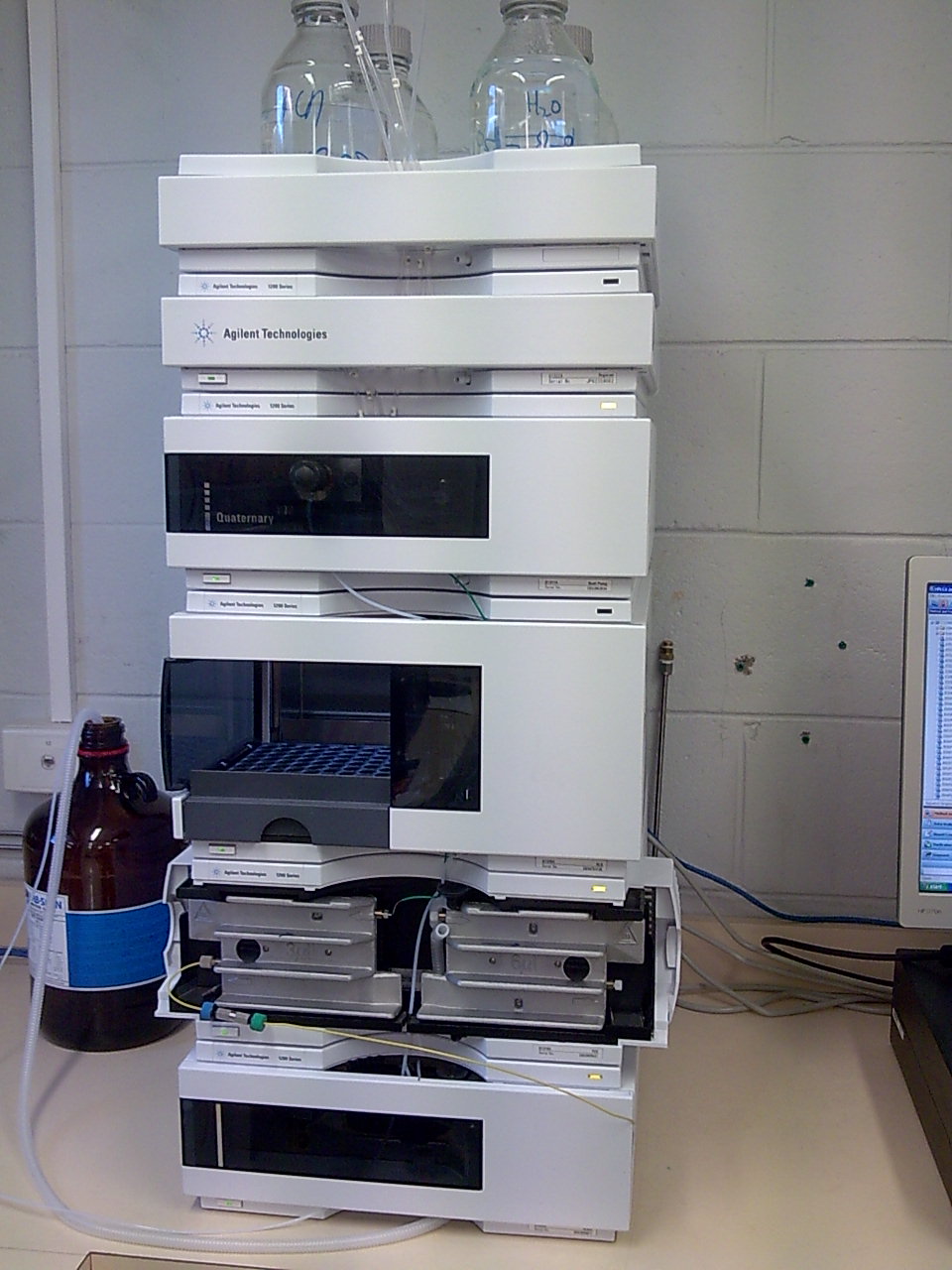 Le chromatographe en phase liquide à haute performance est un instrument qui permet de séparer des substances